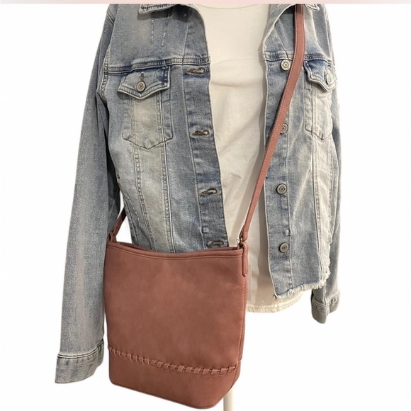 Sonoma Goods For Life Meika Bucket Tab Crossbody Bag Mauve NWT - Picture 2 of 3